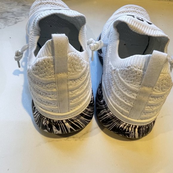 Men's APL TECHLOOM Wave 9.5 (White with Black Marble Bottom) - Picture 8 of 8